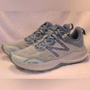 New Balance Women's Dynasoft Nitrel V4 Trail Running Shoe